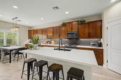 21117 N 37th Run, Phoenix, AZ 85050 - Photo 12