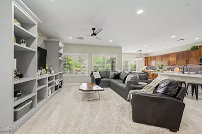 21117 N 37th Run, Phoenix, AZ 85050 - Photo 4