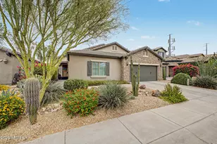 21117 N 37th Run, Phoenix, AZ 85050 - Photo 2