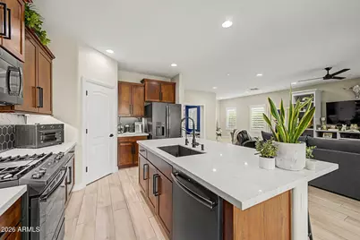 21117 N 37th Run, Phoenix, AZ 85050 - Photo 10