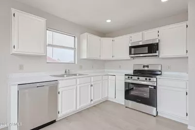 6910 N 78th Avenue, Glendale, AZ 85303 - Photo 12