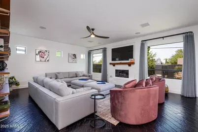 4514 N 35th Place, Phoenix, AZ 85018 - Photo 1