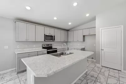 1981 N Lewis Place, Casa Grande, AZ 85122 - Photo 2