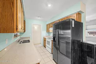 9867 W Heather Dr, Arizona City, AZ 85123 - Photo 10