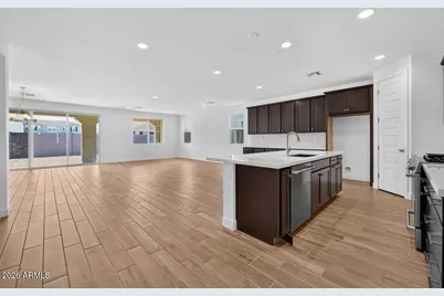 10165 W Weldon Avenue, Avondale, AZ 85392 - Photo 8