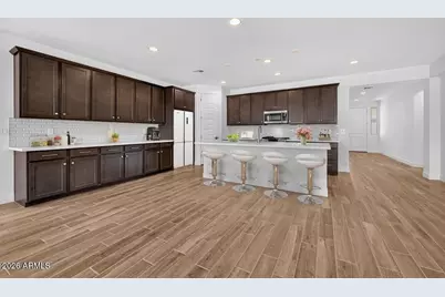10165 W Weldon Avenue, Avondale, AZ 85392 - Photo 2