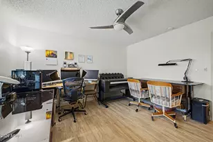 10840 W Caron Dr, Sun City, AZ 85351 - Photo 24