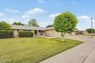 10840 W Caron Dr, Sun City, AZ 85351 - Photo 2