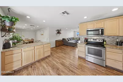 10840 W Caron Drive, Sun City, AZ 85351 - Photo 12