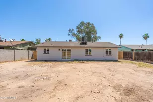 2002 N 54th Ln, Phoenix, AZ 85035 - Photo 32