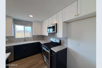 2002 N 54th Lane, Phoenix, AZ 85035 - Photo 4