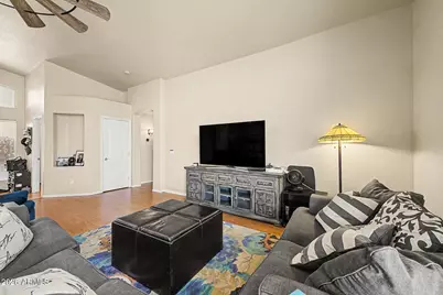 8401 W Laurel Lane, Peoria, AZ 85345 - Photo 6