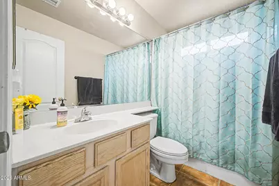 8401 W Laurel Lane, Peoria, AZ 85345 - Photo 18