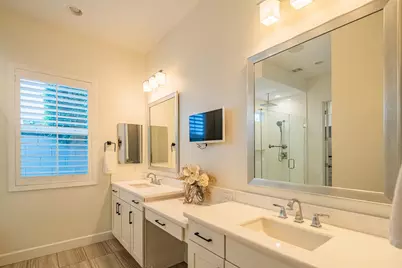 3850 E Crittenden Lane, Phoenix, AZ 85018 - Photo 16