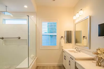 3850 E Crittenden Lane, Phoenix, AZ 85018 - Photo 18