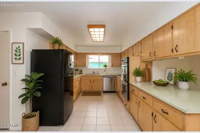 10636 W Mission Lane, Sun City, AZ 85351 - Photo 10