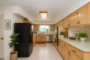 10636 W Mission Ln, Sun City, AZ 85351 - Photo 10