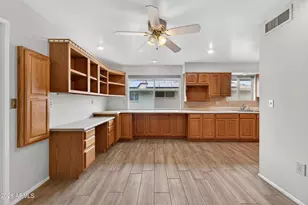 9807 N Balboa Dr, Sun City, AZ 85351 - Photo 6