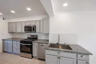 11417 N Hacienda Dr, Sun City, AZ 85351 - Photo 2