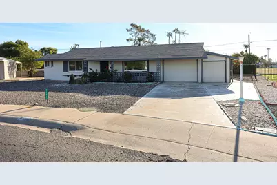 11417 N Hacienda Drive, Sun City, AZ 85351 - Photo 10