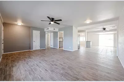 11417 N Hacienda Drive, Sun City, AZ 85351 - Photo 8