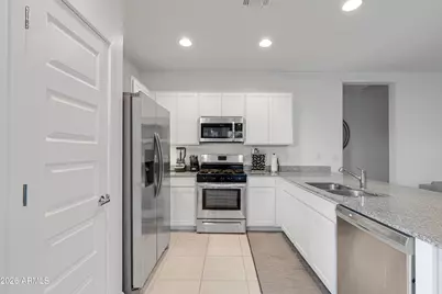 9416 W Heatherbrae Drive, Phoenix, AZ 85037 - Photo 8