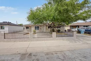 4720 W Monterosa St, Phoenix, AZ 85031 - Photo 2