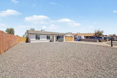 5211 S 43rd Place, Phoenix, AZ 85040 - Photo 2