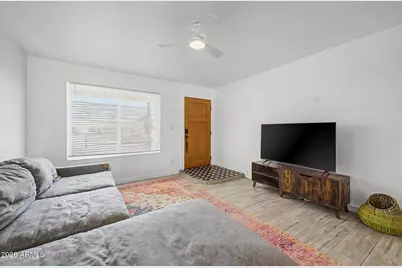 5211 S 43rd Place, Phoenix, AZ 85040 - Photo 8