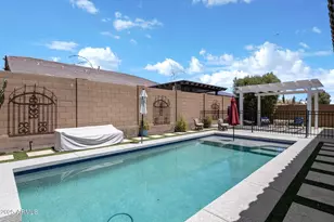 16118 W Desert Hills Dr, Surprise, AZ 85379 - Photo 42