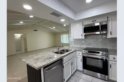 5502 W Frier, Glendale, AZ 85301 - Photo 8