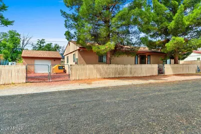 560 Siesta Street #1, Clarkdale, AZ 86324 - Photo 1