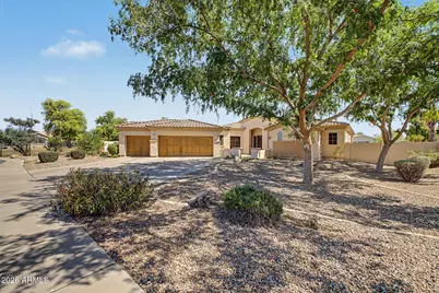 975 E County Down Drive, Chandler, AZ 85249 - Photo 2