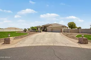 18209 W North Ct, Waddell, AZ 85355 - Photo 4