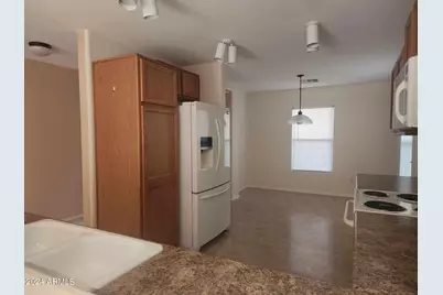 43811 W Elizabeth Avenue, Maricopa, AZ 85138 - Photo 2
