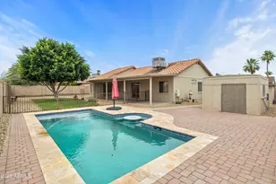 10919 W Lawrence Ln, Peoria, AZ 85345 - Photo 8