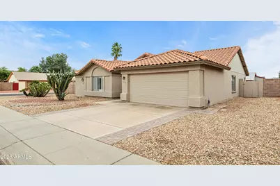 10919 W Lawrence Lane, Peoria, AZ 85345 - Photo 2