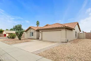 10919 W Lawrence Ln, Peoria, AZ 85345 - Photo 2