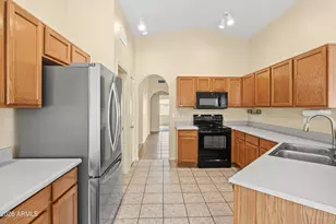 10919 W Lawrence Ln, Peoria, AZ 85345 - Photo 10