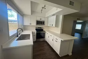 8216 E Keim Dr, Scottsdale, AZ 85250 - Photo 2