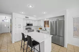 1053 W Myrna Ln, Tempe, AZ 85284 - Photo 4