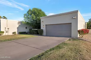703 E Corte Oro, Phoenix, AZ 85020 - Photo 2