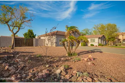 8352 W San Juan Avenue, Glendale, AZ 85305 - Photo 2