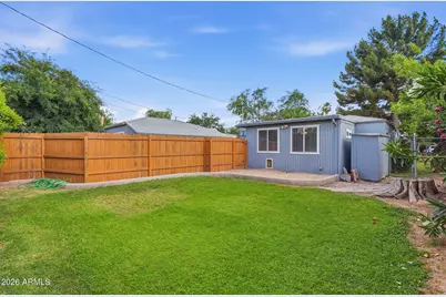 1046 E Clarendon Avenue, Phoenix, AZ 85014 - Photo 18