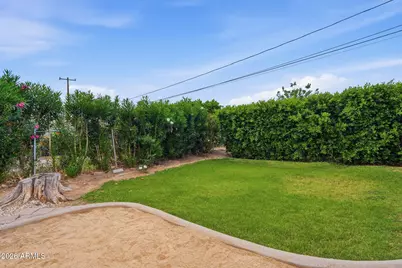1046 E Clarendon Avenue, Phoenix, AZ 85014 - Photo 16