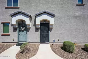 2725 E Mine Creek Rd, Phoenix, AZ 85024 - Photo 2