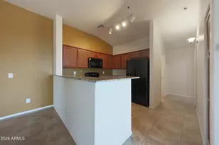 2725 E Mine Creek Rd, Phoenix, AZ 85024 - Photo 14
