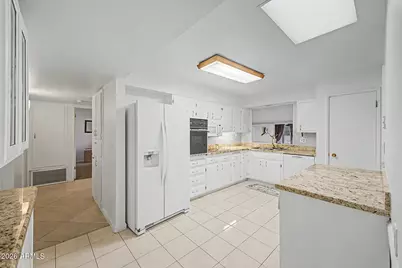 9914 W Bright Angel Circle, Sun City, AZ 85351 - Photo 4