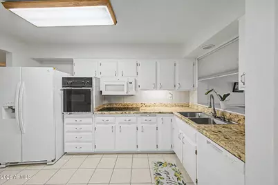 9914 W Bright Angel Circle, Sun City, AZ 85351 - Photo 4