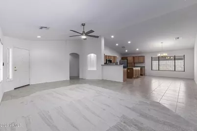 15847 W Saguaro Lane, Surprise, AZ 85374 - Photo 4